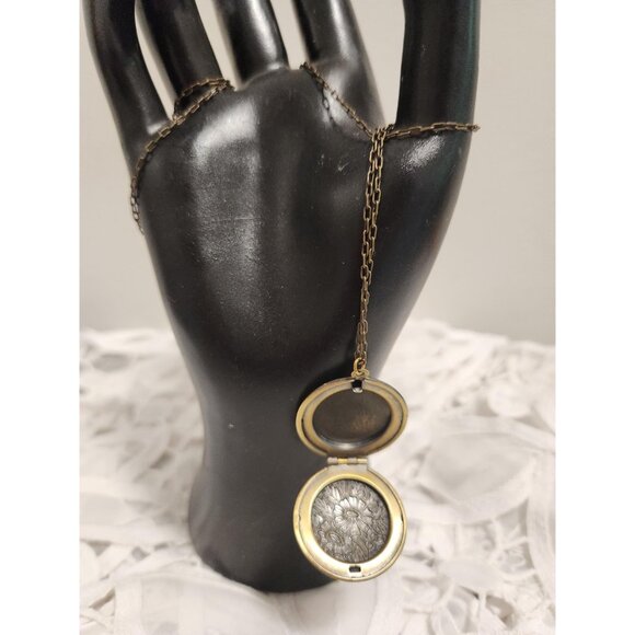 Vintage Floral Locket Necklace – Antique Bronze Round Pendant - Picture 8 of 10